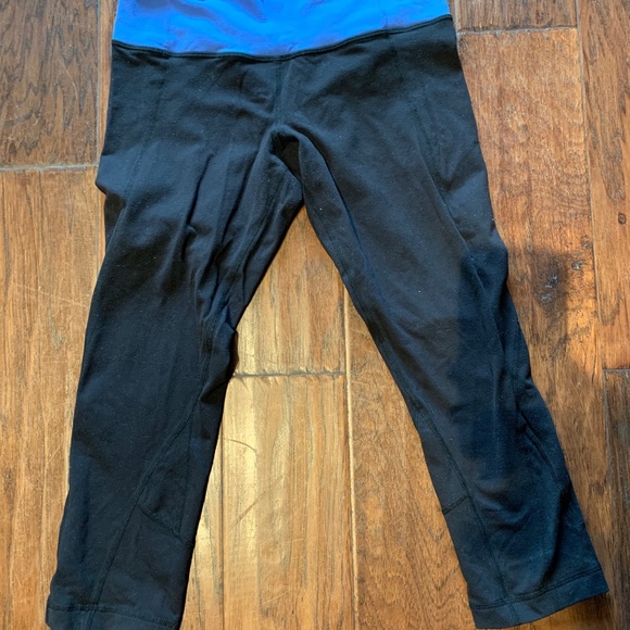 Lululemon crop leggings size 6 - Picture 6 of 6